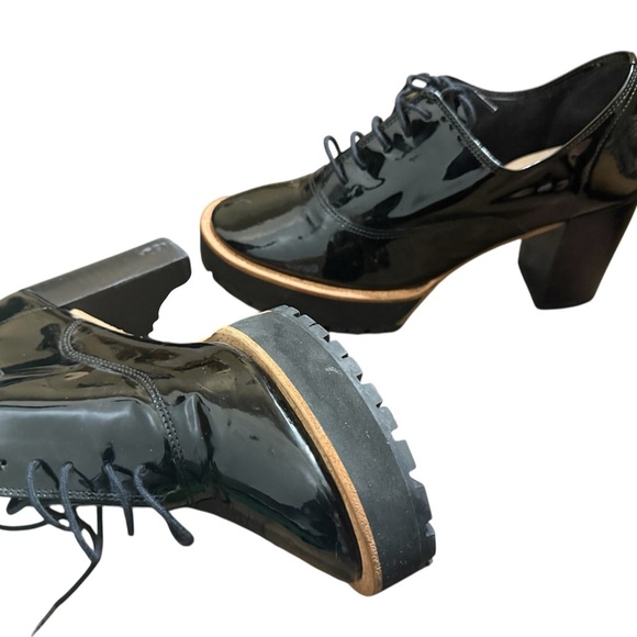 Repetto size 38 (8)worn under 5 times
Glossy Black patent leather Platform Shoes - Picture 3 of 14